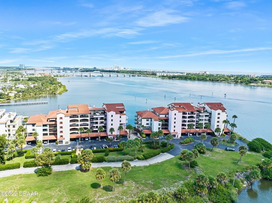 Condominium - Daytona Beach, FL