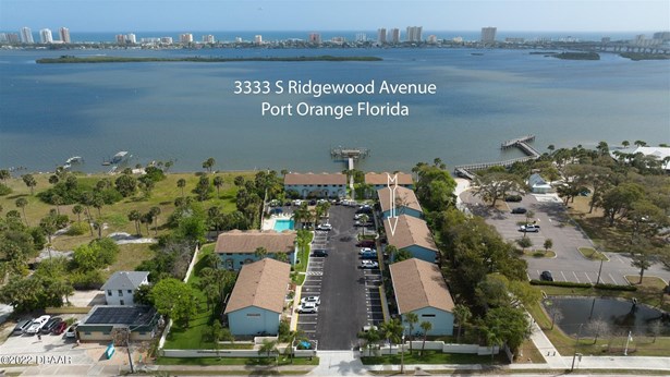 Single Family Attached, Traditional - Port Orange, FL