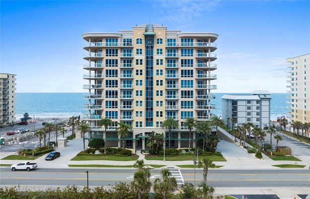 Condominium - DAYTONA BEACH SHORES, FL