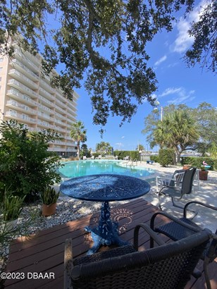 Condominium, Traditional - Daytona Beach, FL