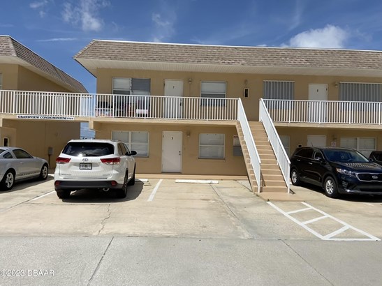 Condominium - Daytona Beach Shores, FL