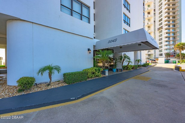 Condominium, Modern - Daytona Beach Shores, FL