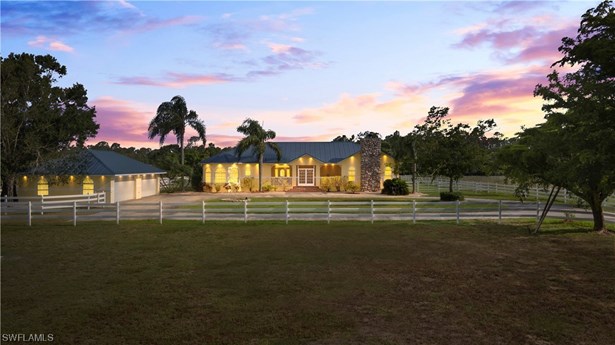 Single Family Residence, Ranch,One Story,Traditional - NORTH FORT MYERS, FL