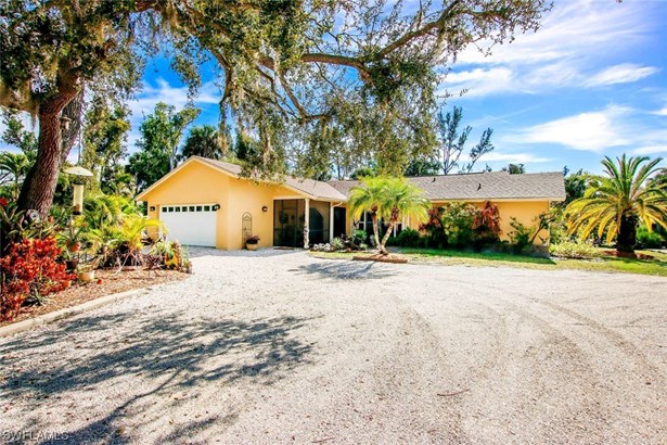 Single Family Residence, Ranch,One Story,Traditional - FORT MYERS, FL