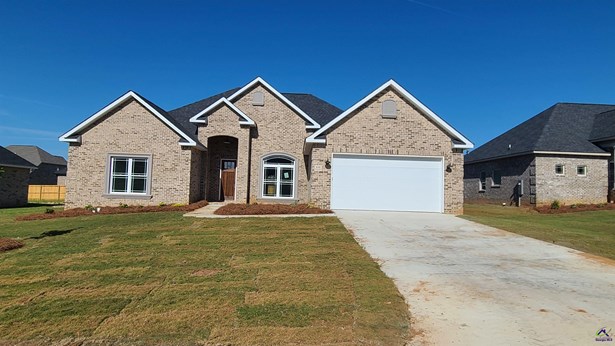 Single Family Detached - Bonaire, GA