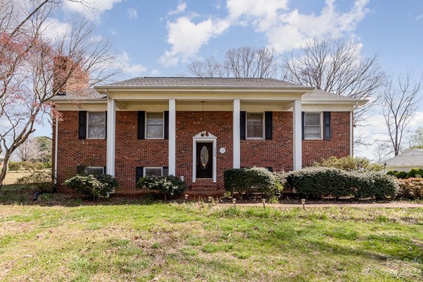 Single Family Residence, Colonial - Statesville, NC