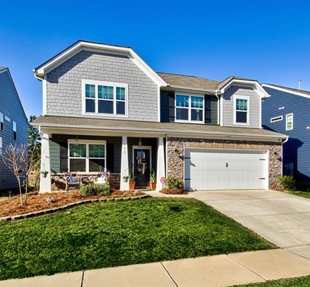 Transitional, Single Family Residence - Denver, NC