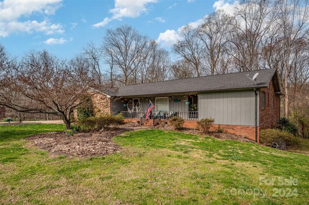 Single Family Residence, Traditional - Statesville, NC