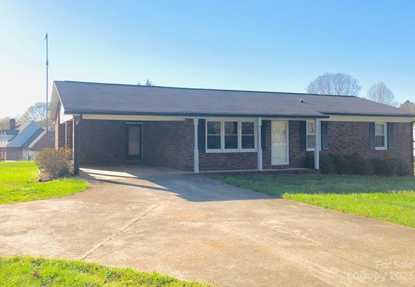 Single Family Residence, Ranch - Statesville, NC
