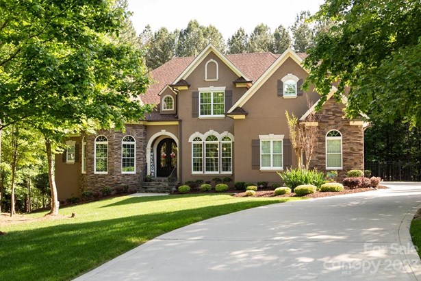 Transitional, Single Family Residence - Sherrills Ford, NC
