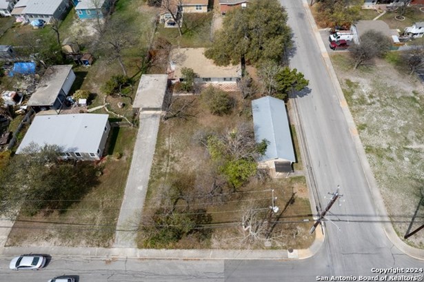 Residential Lot and Acreage - Balcones Heights, TX