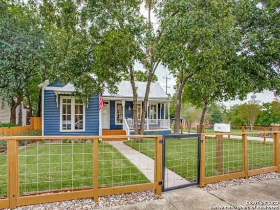 Single Family Detached - San Antonio, TX