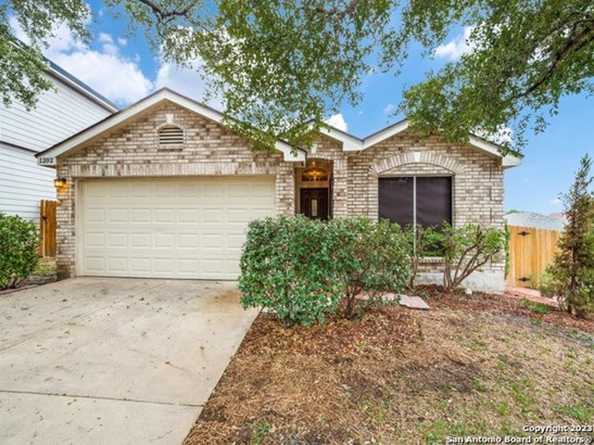 Single Family Detached - San Antonio, TX