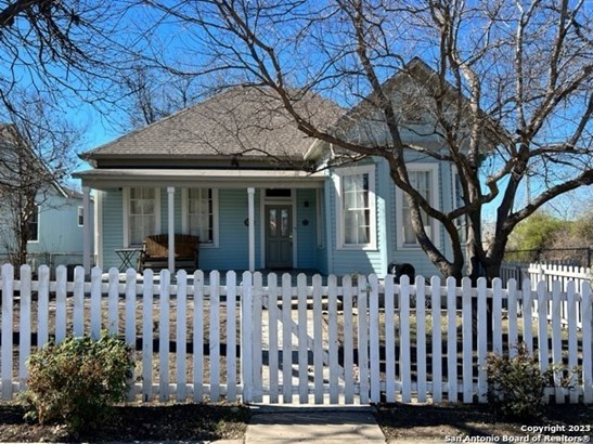 Single Family Detached - San Antonio, TX