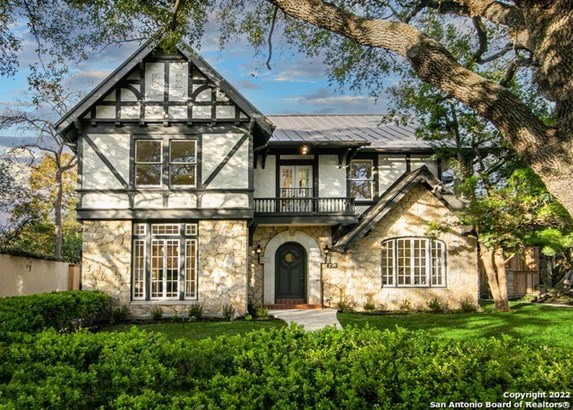 Single Family Detached - Terrell Hills, TX