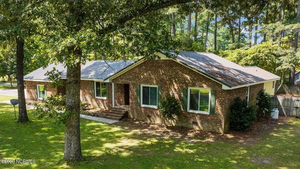 Single Family Residence - Trent Woods, NC