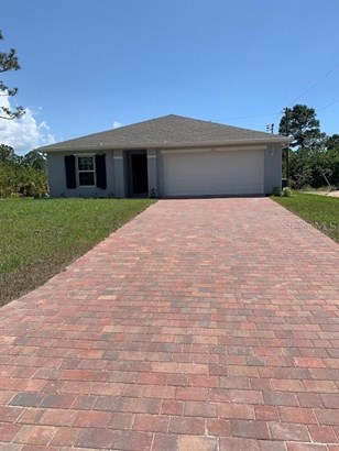 Single Family Residence, Traditional - PORT CHARLOTTE, FL