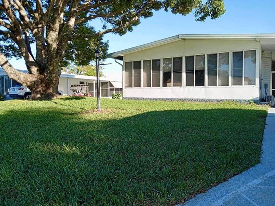 Manufactured Home - Post 1977 - LADY LAKE, FL