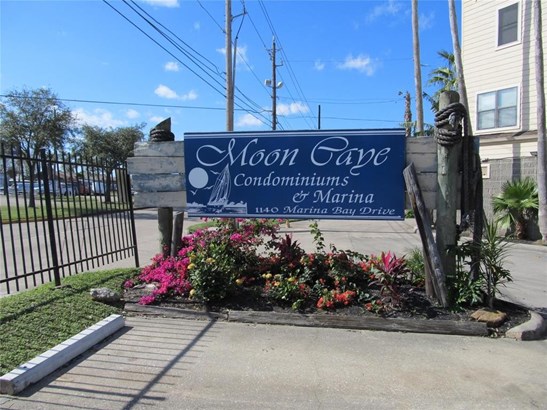 Townhouse Condominium, Traditional - Kemah, TX