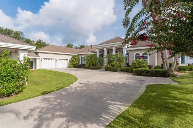 Single Family Residence, Contemporary - WEIRSDALE, FL