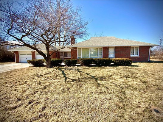 Residential, Traditional,Ranch - Godfrey, IL