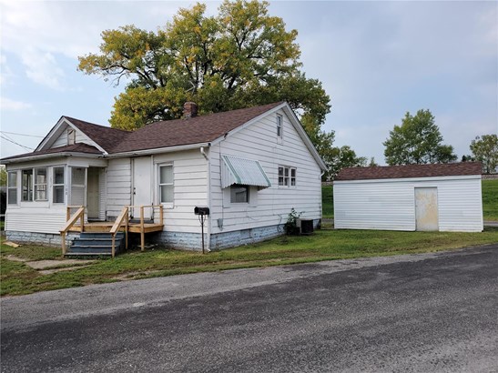 Traditional,Bungalow / Cottage, Residential - East Alton, IL