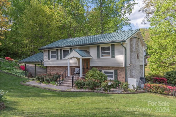 Ranch,Traditional, Single Family Residence - Candler, NC
