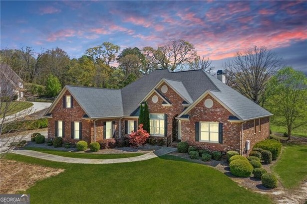 Single Family Residence, Brick 4 Side,Ranch,House - Gainesville, GA