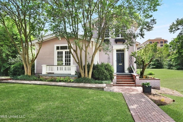 Single Family Residence, Bungalow - Jackson, MS