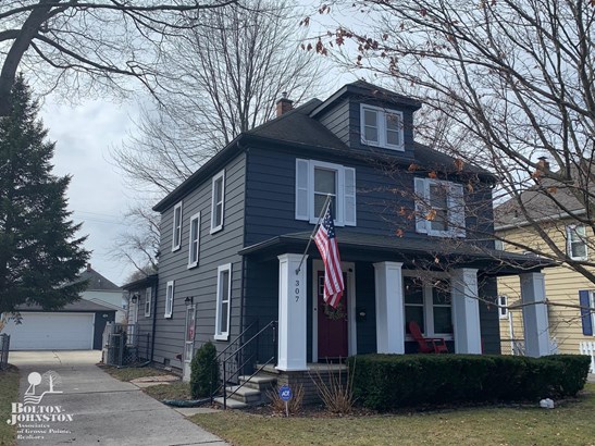 Colonial, Single Family - Grosse Pointe Farms, MI