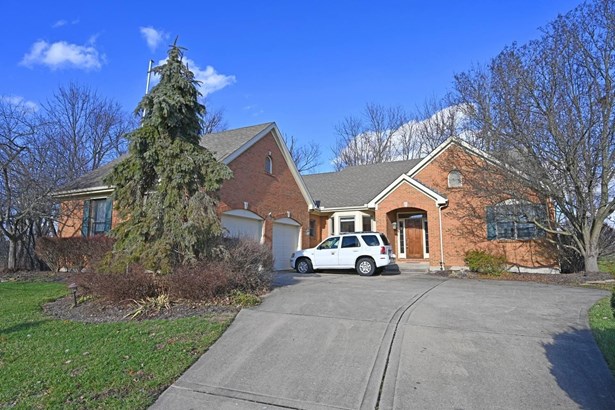 Single Family Residence, Ranch - Miami Twp, OH