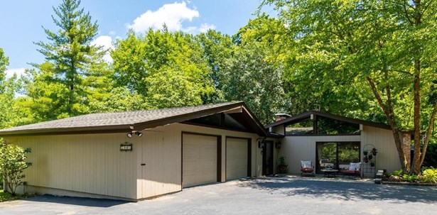 Single Family Residence, Contemporary/Modern,Ranch - Anderson Twp, OH