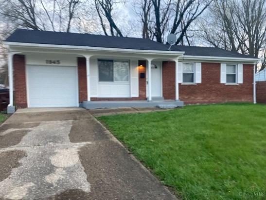 Ranch,Traditional, Single Family Residence - Springfield Twp., OH