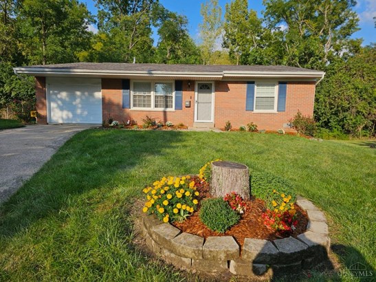 Single Family Residence, Ranch - Columbia Twp, OH