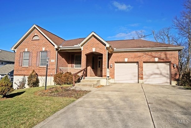 Ranch,Traditional, Single Family Residence - Colerain Twp, OH