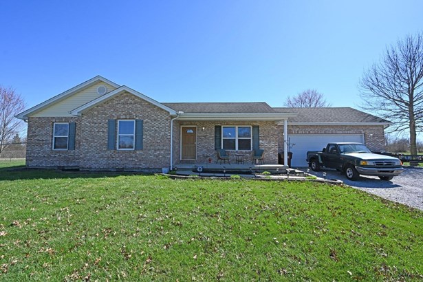 Single Family Residence, Ranch - Lewis Twp, OH