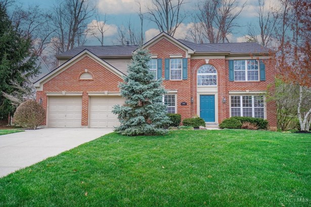 Transitional, Single Family Residence - Miami Twp, OH