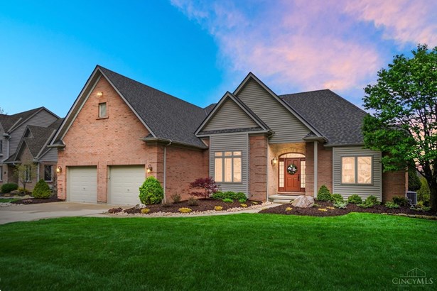 Single Family Residence, Ranch,Transitional - Miami Twp, OH