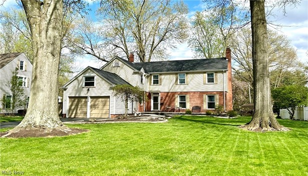 Single Family Residence, Colonial - Warren, OH