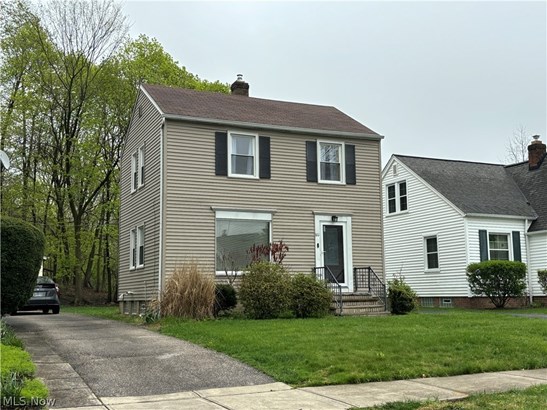 Single Family Residence, Colonial - Cleveland Heights, OH