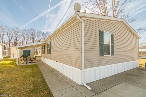 Manufactured Home,Mobile Home, Single Family Residence - Amherst, OH