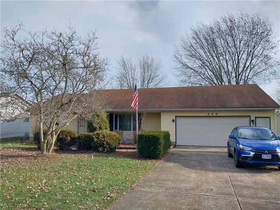 Single Family Residence, Ranch - Amherst, OH