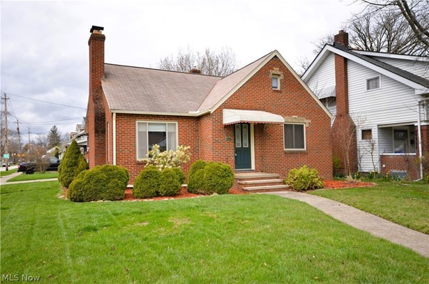 Single Family Residence, Bungalow - Fairview Park, OH