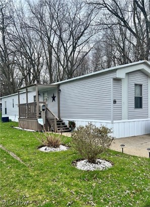 Manufactured Home,Mobile Home, Single Family Residence - Lorain, OH