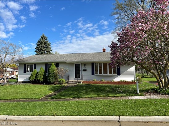 Single Family Residence, Ranch - Mogadore, OH