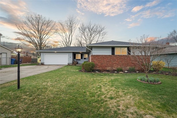 Single Family Residence, Ranch - North Olmsted, OH
