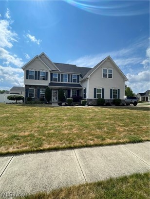 Single Family Residence, Colonial - North Ridgeville, OH