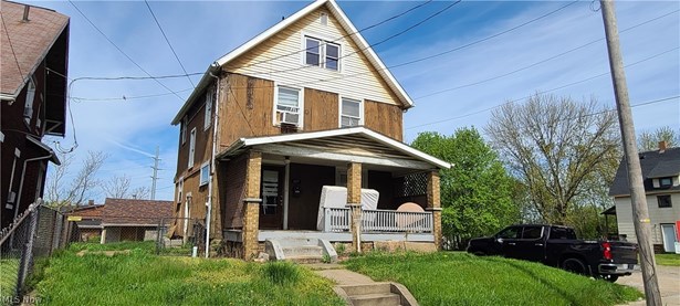 Single Family Residence, Split Level,Duplex - Canton, OH