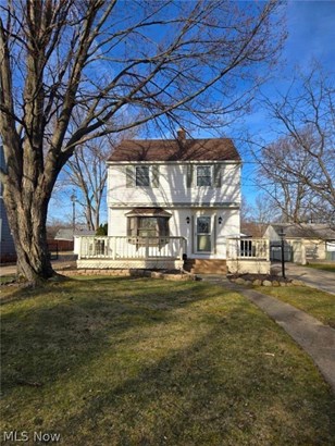 Single Family Residence, Colonial - Parma Heights, OH