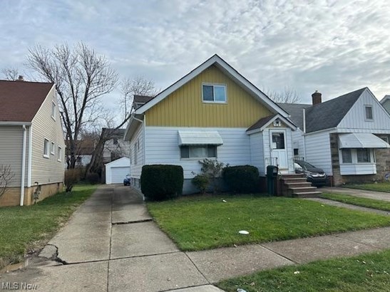 Cape Cod, Single Family Residence - Garfield Heights, OH